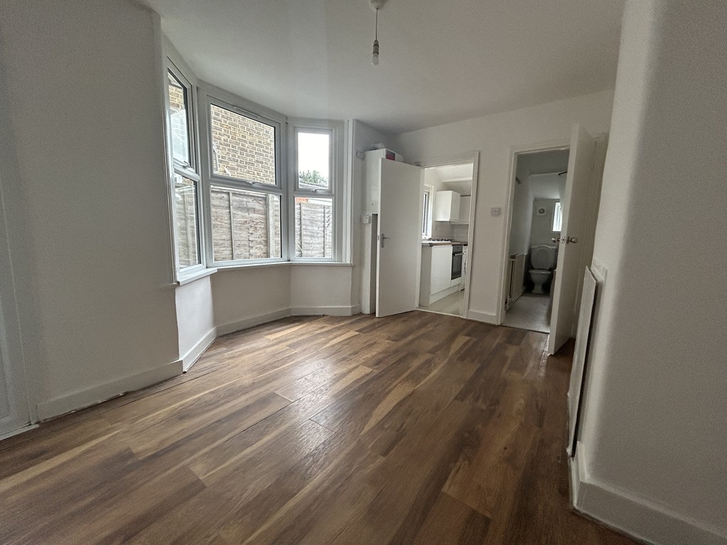 Nags Head Road, Enfield