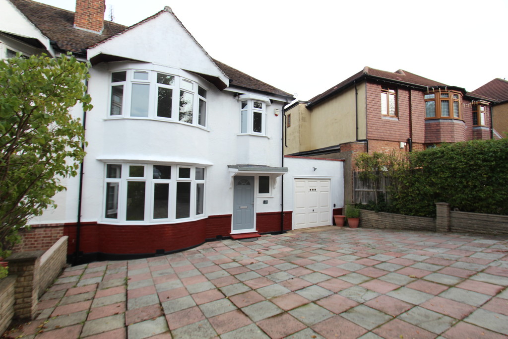 Cat Hill, Barnet, EN4