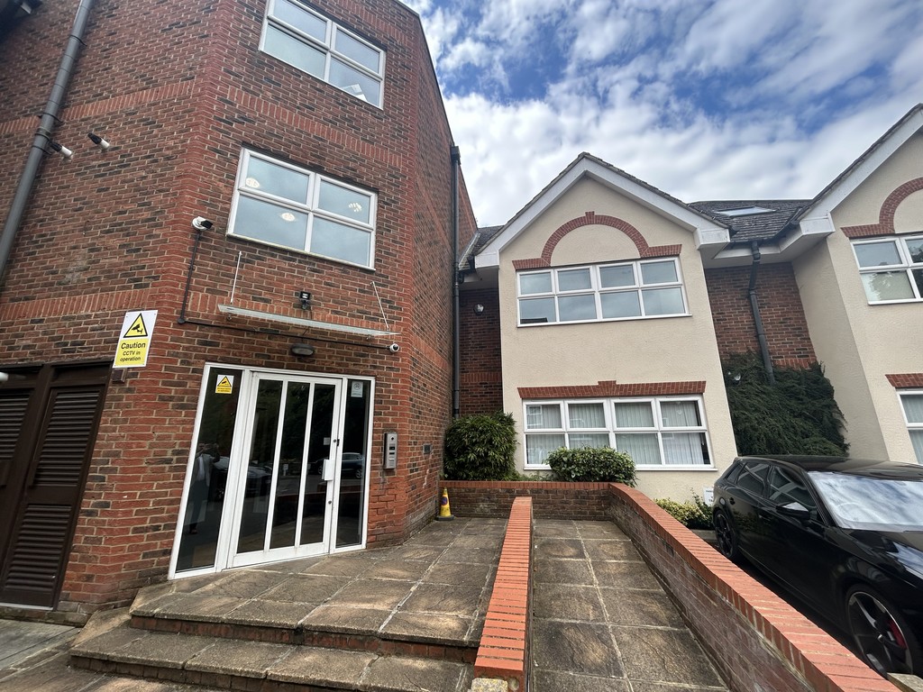 Moon Lane, Barnet